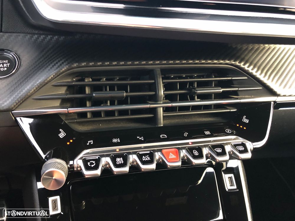 Peugeot e-2008 50 kWh GT - 25