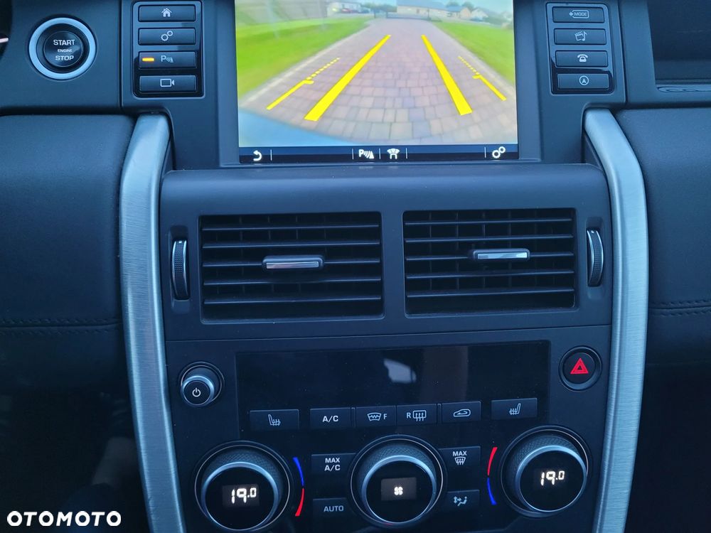 Land Rover Discovery Sport TD4 HSE Luxury - 13