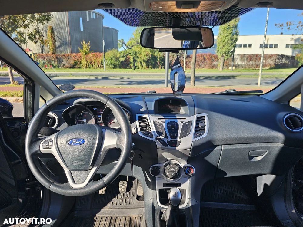 Ford Fiesta - 9