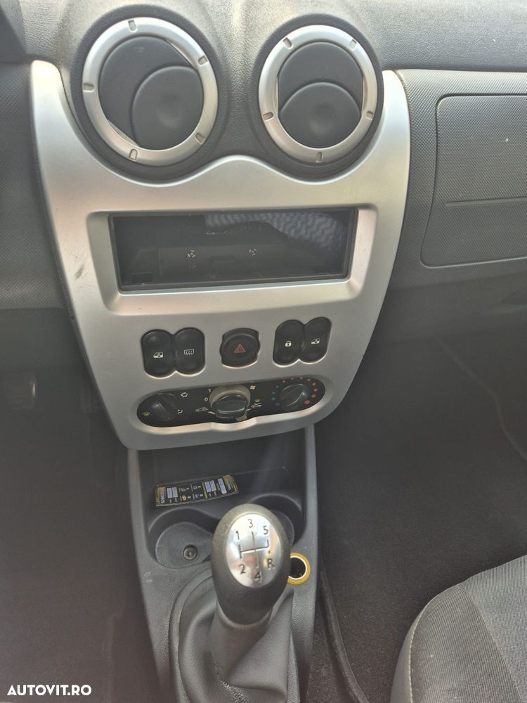 Dacia Logan 1.6 16V Prestige - 5
