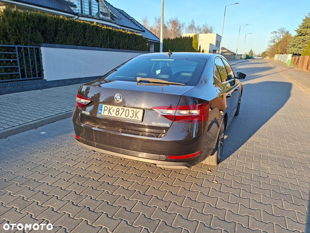 Skoda Superb 2.0 TDI L&K DSG - 24