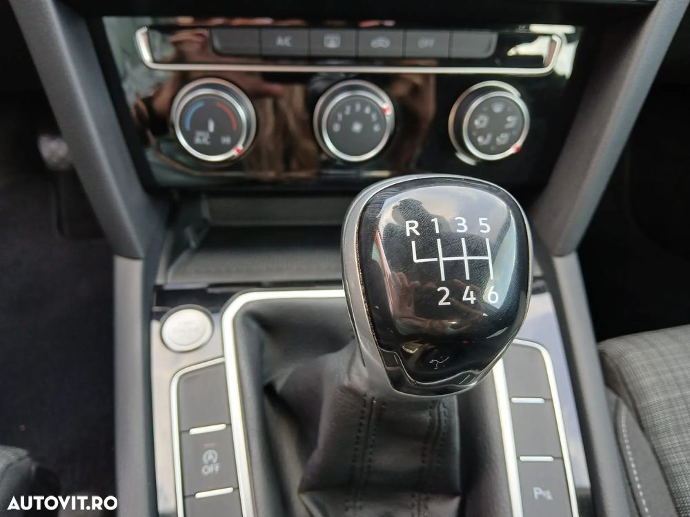 Volkswagen Passat 2.0 TDI Comfortline - 6