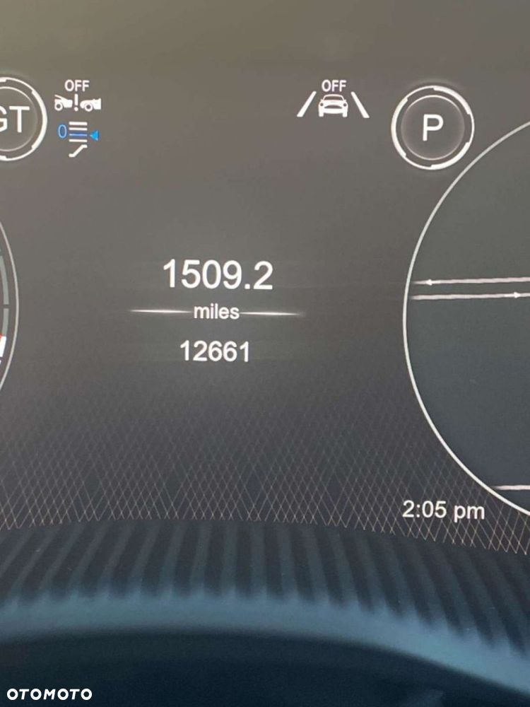 Aston Martin DBX - 7