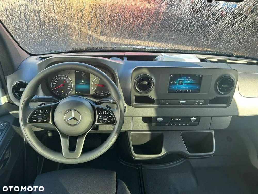 Mercedes-Benz Sprinter - 8