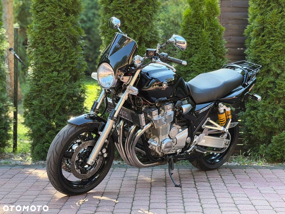 Yamaha XJR - 5
