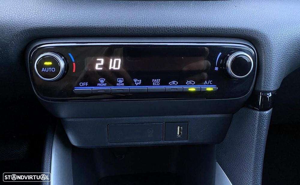 Toyota Yaris 1.5 HSD Exclusive - 25