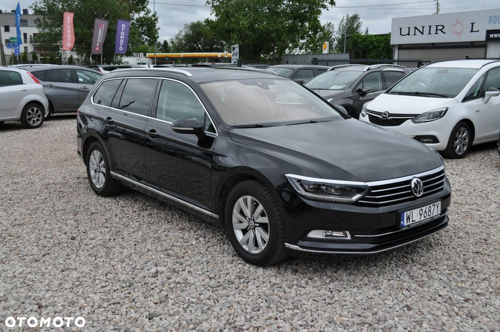 Volkswagen Passat - 1