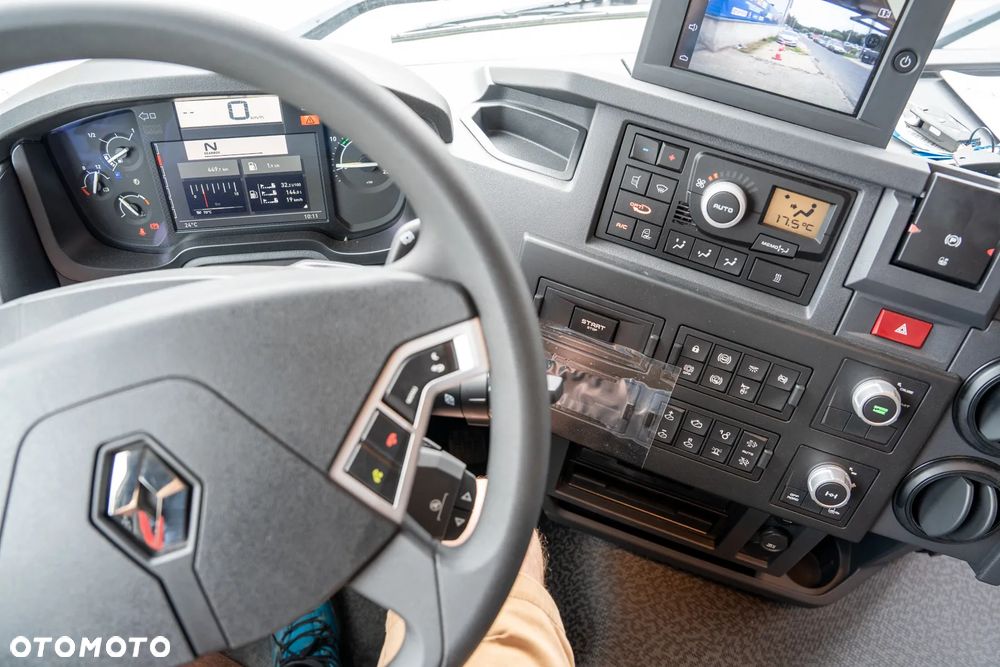 Renault K 440 6X6 - 29