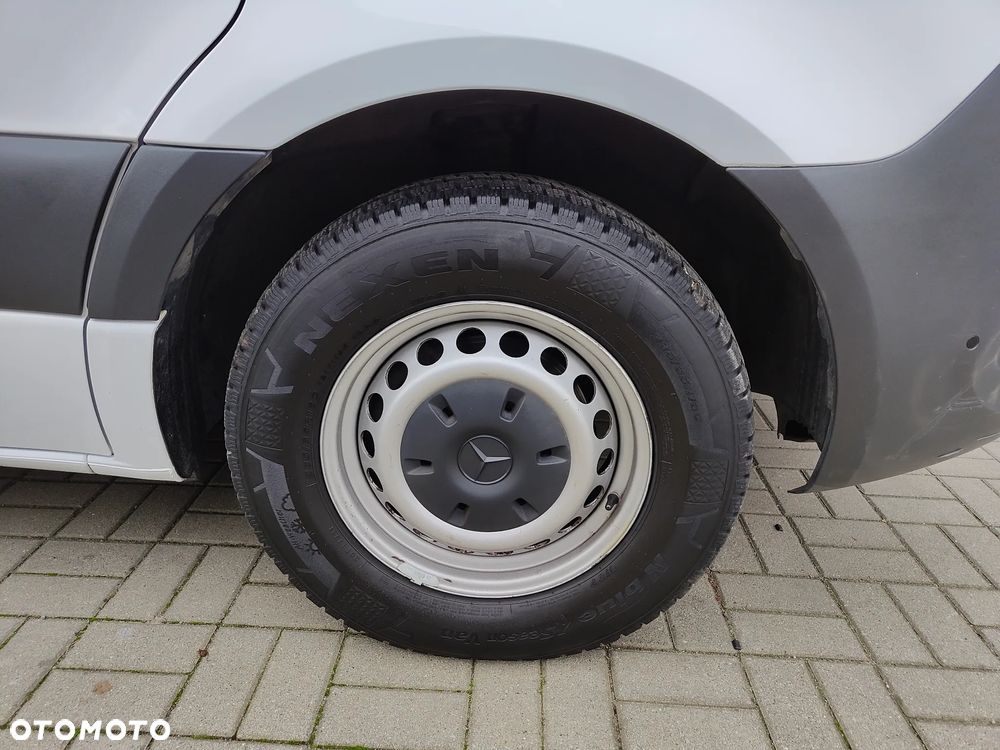 Mercedes-Benz SPRINTER 907 - 3