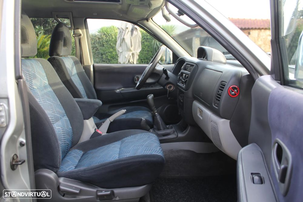Mitsubishi Pajero Sport 2.5 TD GLS - 18