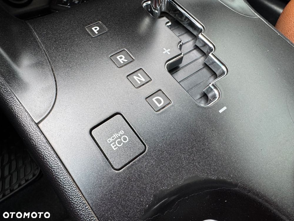 Hyundai ix35 1.7 CRDi 2WD Fifa World Cup Edition - 23