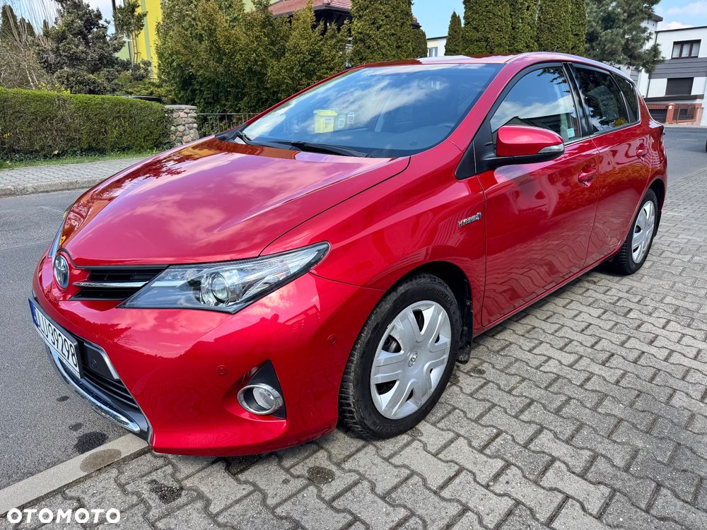 Toyota Auris ver-1-8-hsd-luna - 2