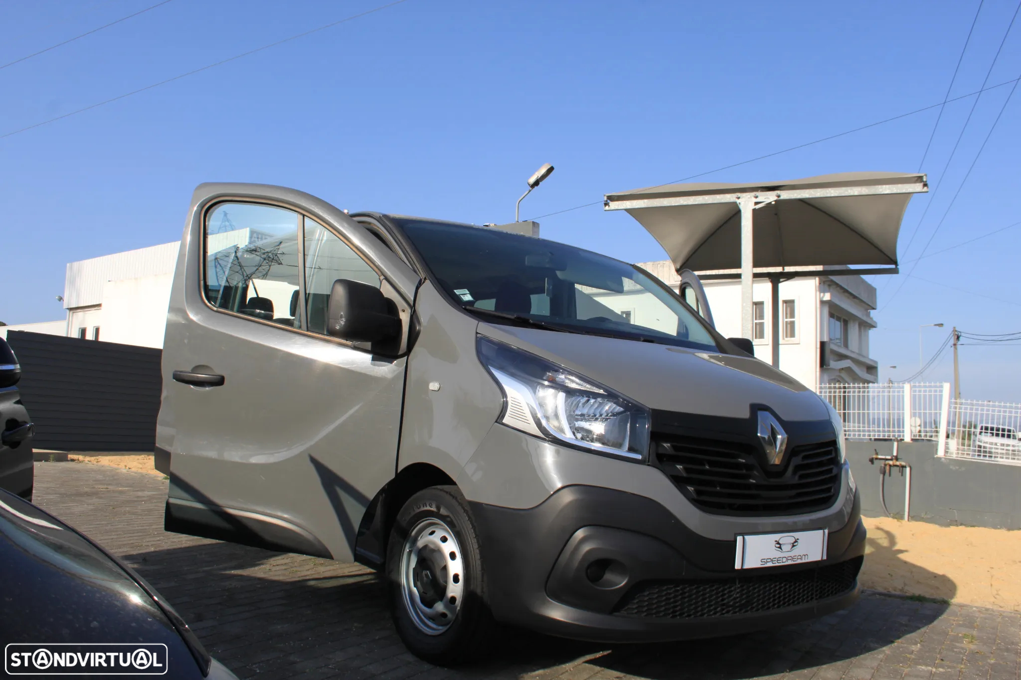 Renault Trafic - 10