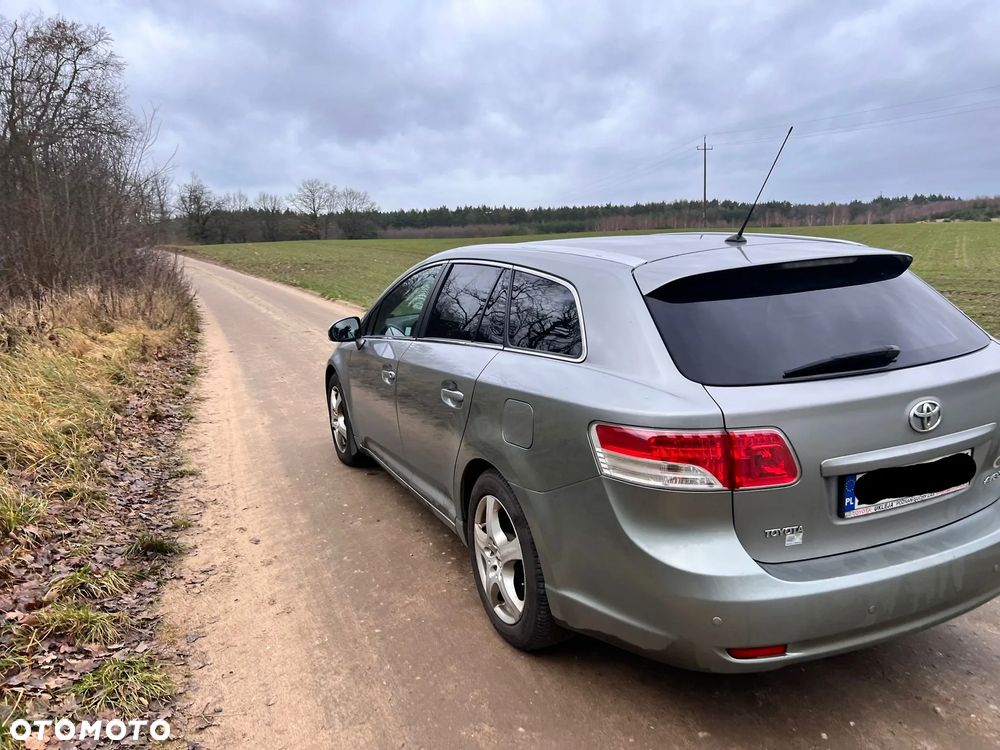 Toyota Avensis - 7
