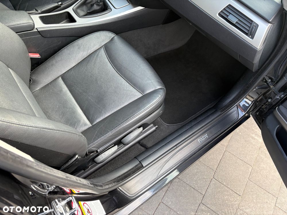 BMW Seria 3 318d - 15