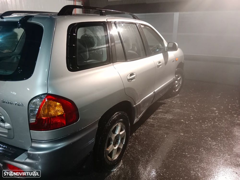 Hyundai Santa Fe 2.0 CRDi Family 4WD - 5