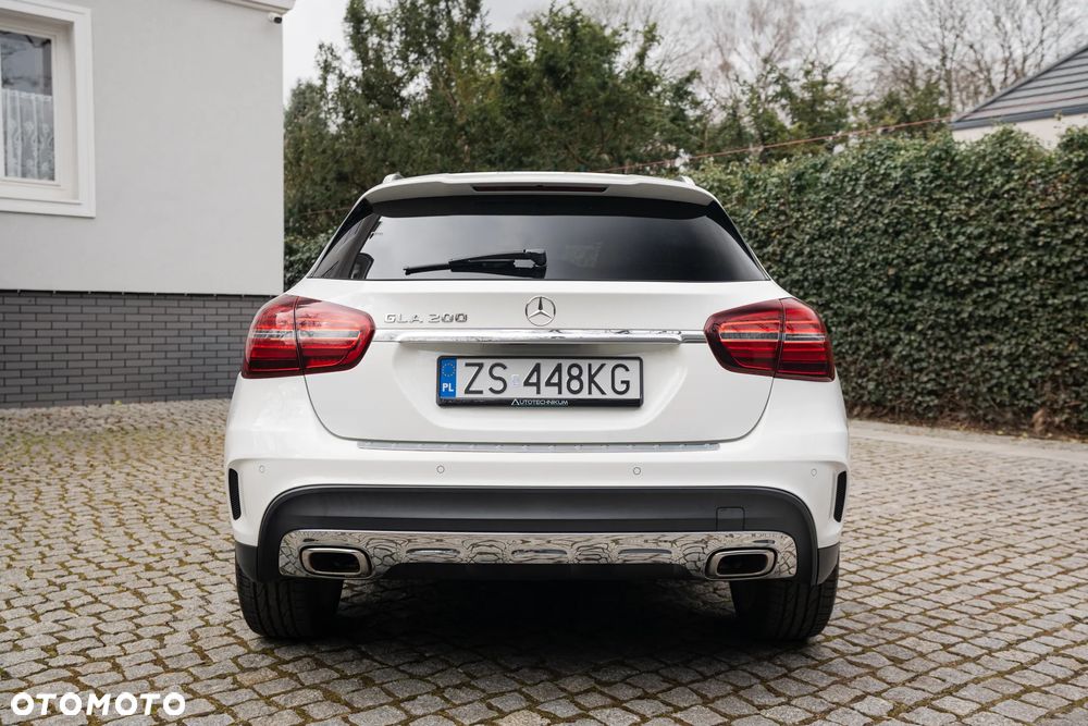 Mercedes-Benz GLA 200 7G-DCT AMG Line - 4