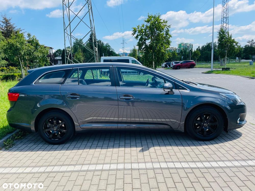 Toyota Avensis 1.8 Executive - 2