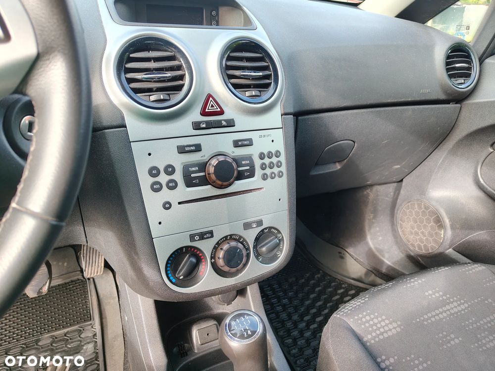 Opel Corsa 1.2 16V Essentia - 5