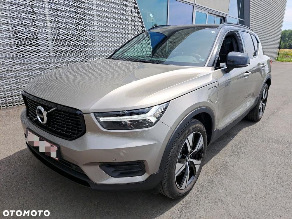 Volvo XC 40 T4 Plug-In Hybrid R-Design - 1