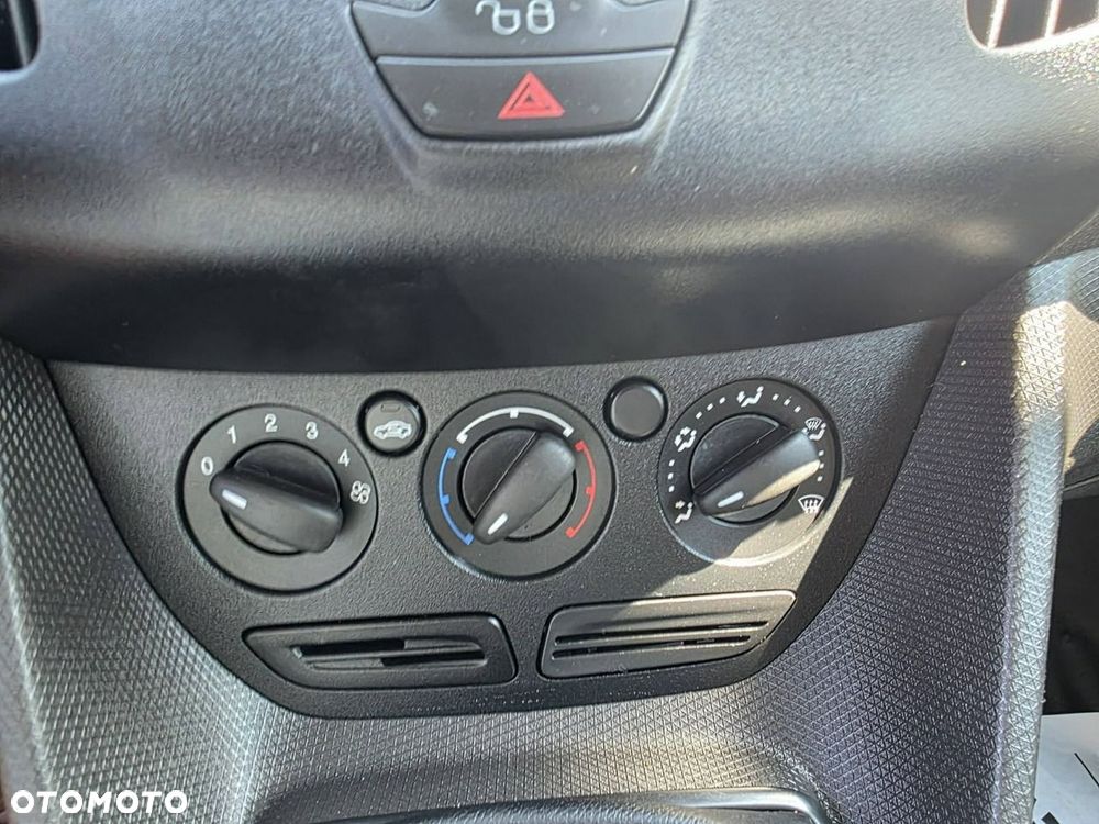 Ford Transit Connect - 16