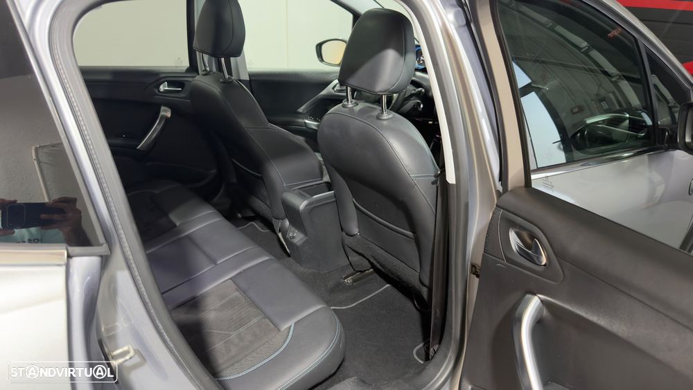 Peugeot 2008 1.2 PureTech Crossway - 15