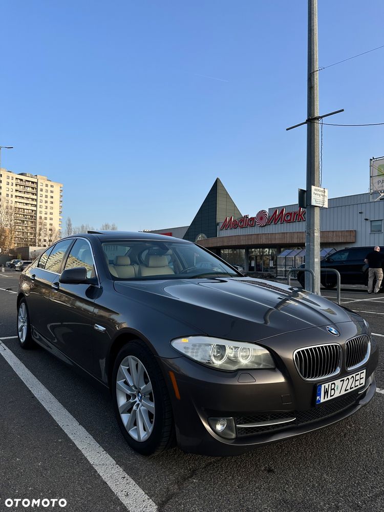 BMW Seria 5 528i xDrive Sport-Aut - 9