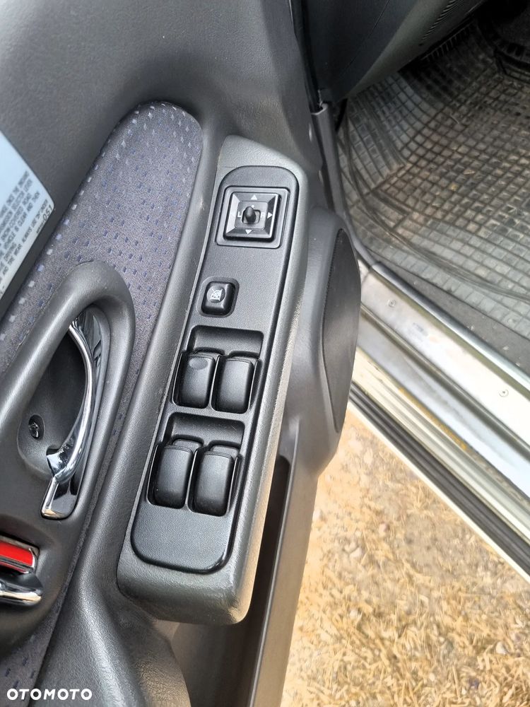 Mitsubishi L200 - 13