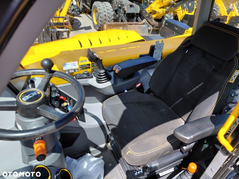 JCB 538-60 Agri Xtra - 13