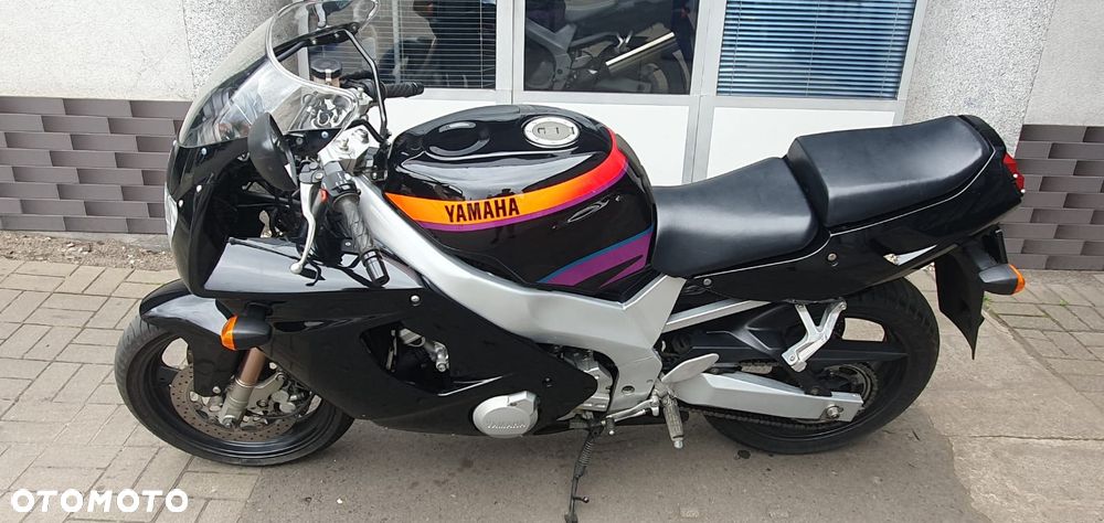 Yamaha FZR - 2