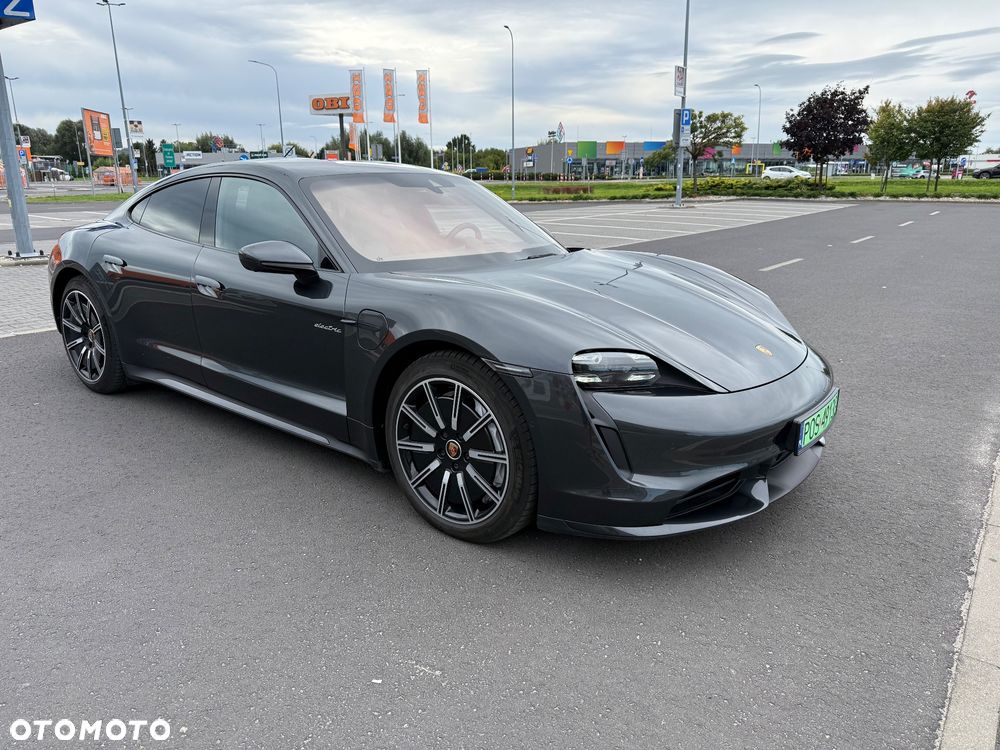 Porsche Taycan Turbo - 4