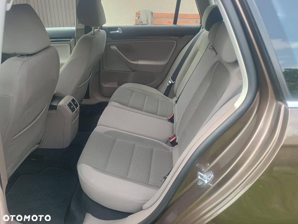 Volkswagen Golf - 9