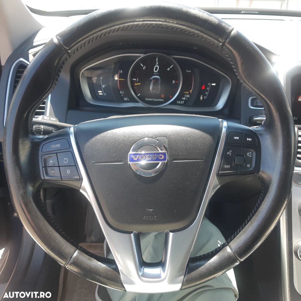 Volvo XC 60 D5 AWD Geartronic Ocean Race - 25