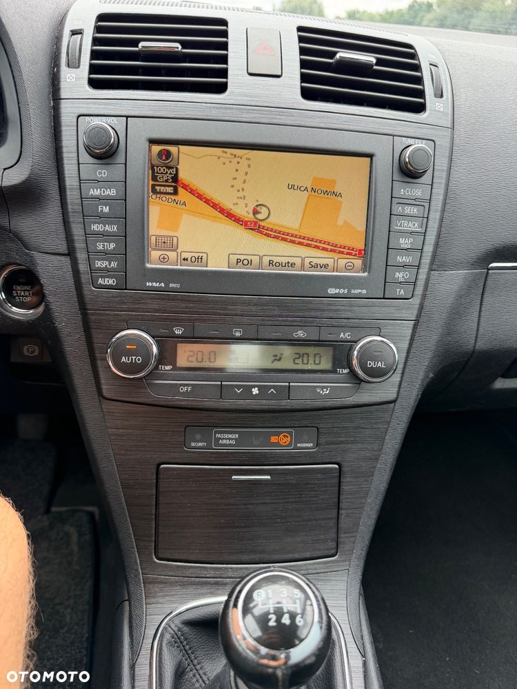 Toyota Avensis 1.8 Sol plus NAVI - 14