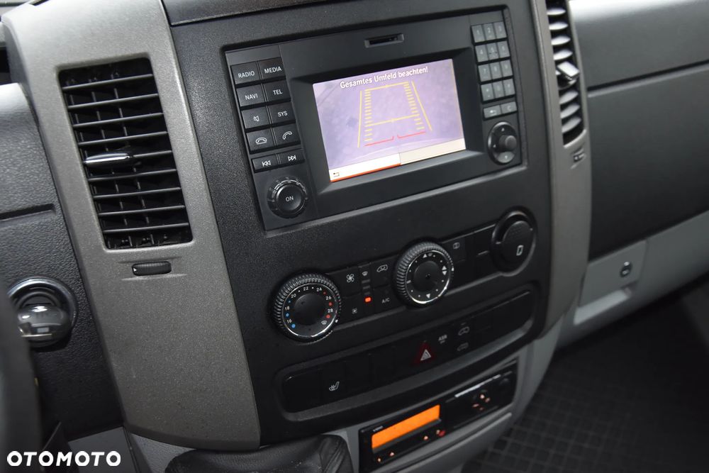 Mercedes-Benz Sprinter - 13