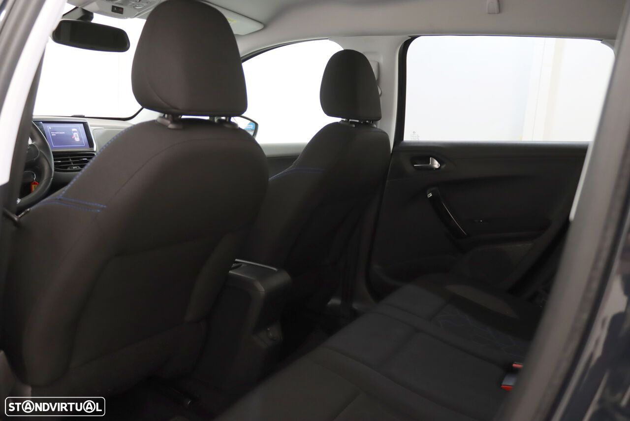 Peugeot 2008 1.5 BlueHDi Signature - 8