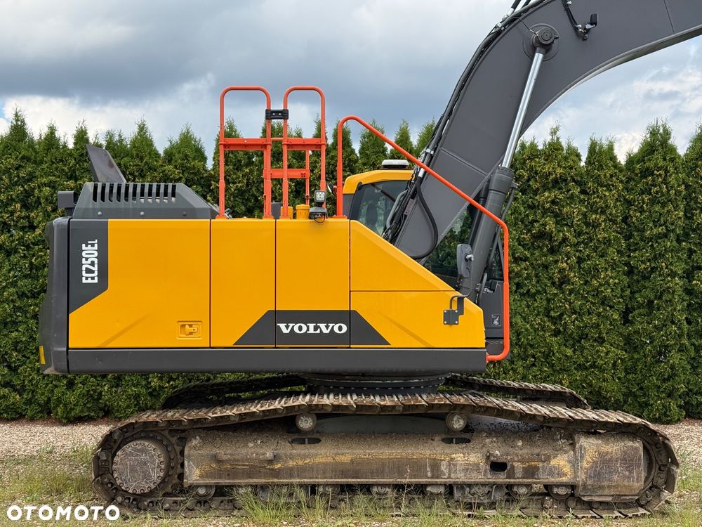 Volvo EC 250 EL - 10