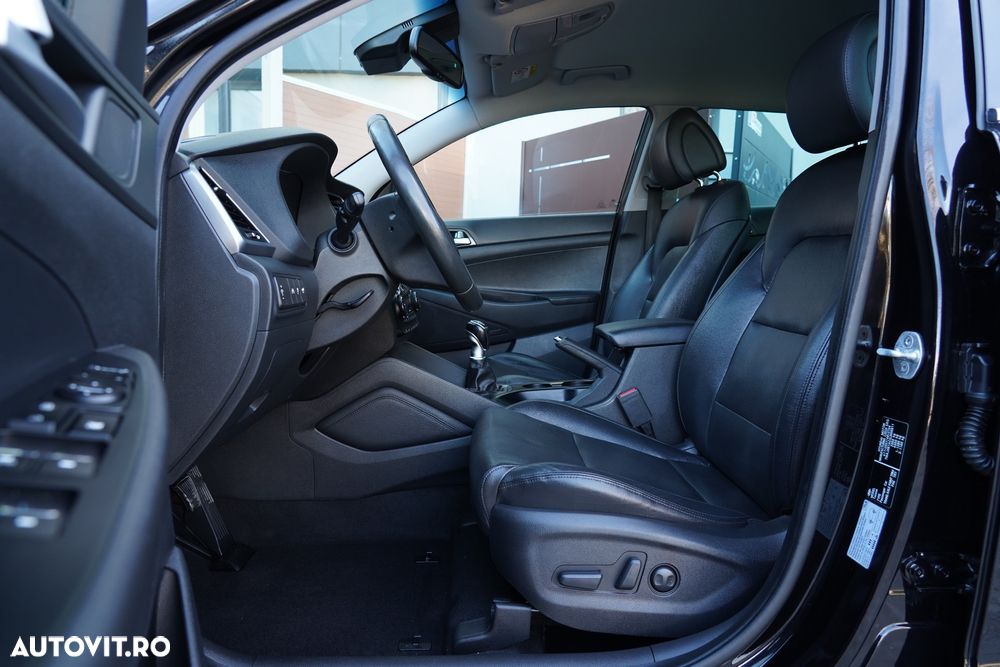 Hyundai Tucson 2.0 CRDI 4WD 6MT Premium - 27
