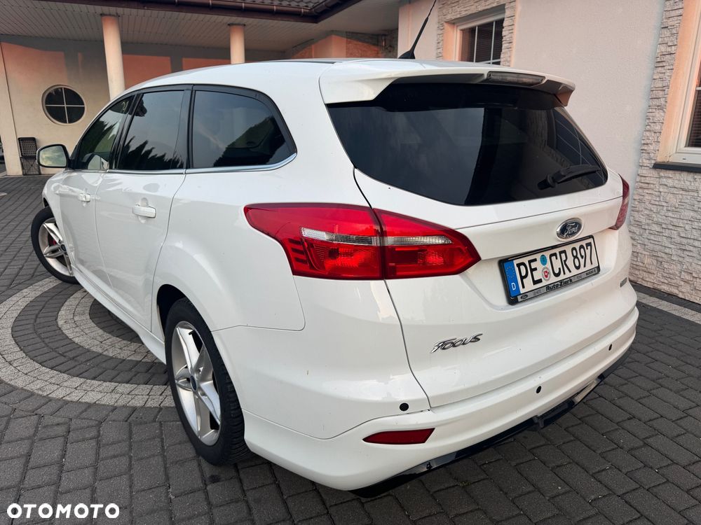 Ford Focus 1.0 EcoBoost Titanium - 4