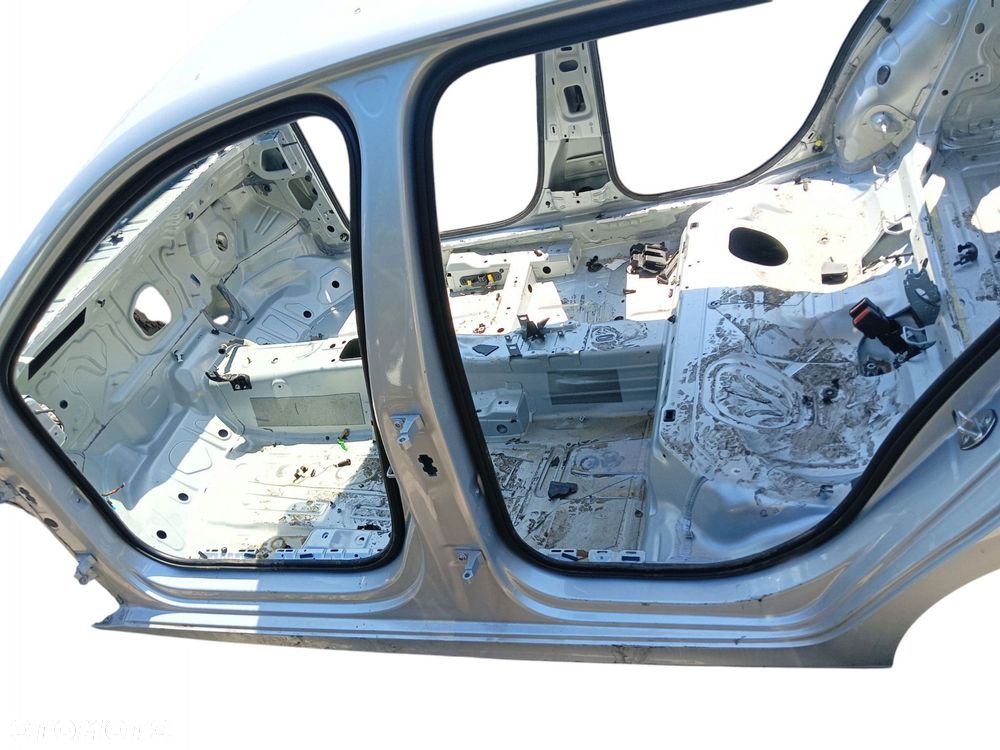 PRÓG LEWY SŁUPEK ŚRODKOWY B SKODA OCTAVIA IV KOMBI LAK: LA7W (19-24) - 2