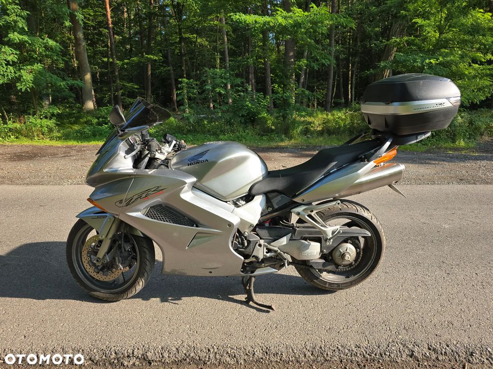 Honda VFR - 2