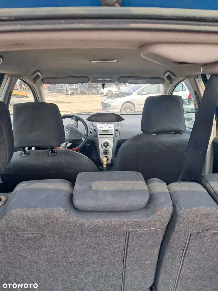 DAWCA CZĘŚCI TOYOTA YARIS II 2005 HB 1.4 D4D (1ND-TV) KOD LAK: 8T0 - 9