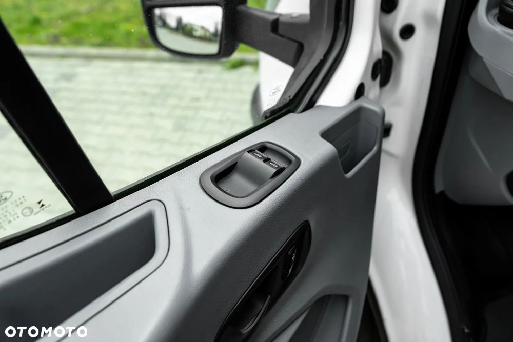 Ford Transit - 18