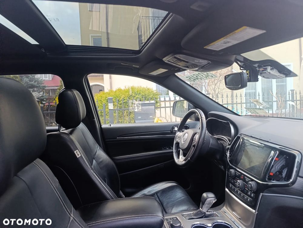 Jeep Grand Cherokee - 30