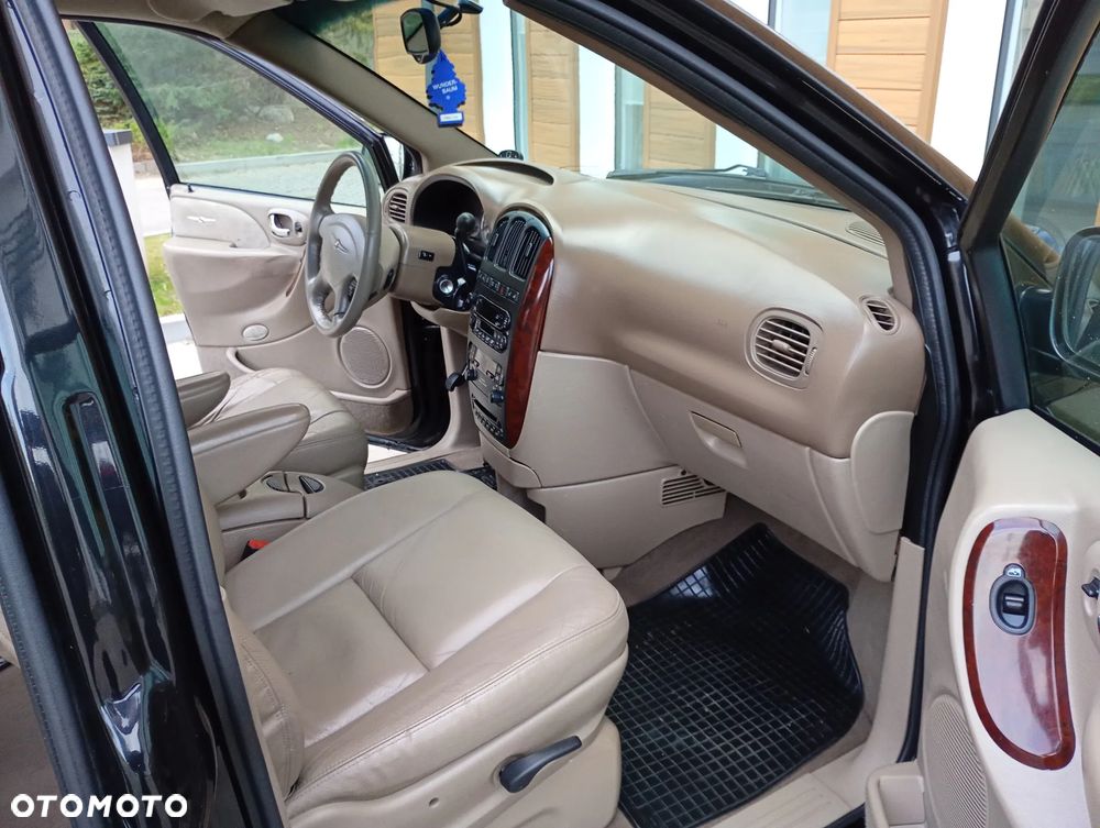 Chrysler Grand Voyager 3.3 Limited - 30