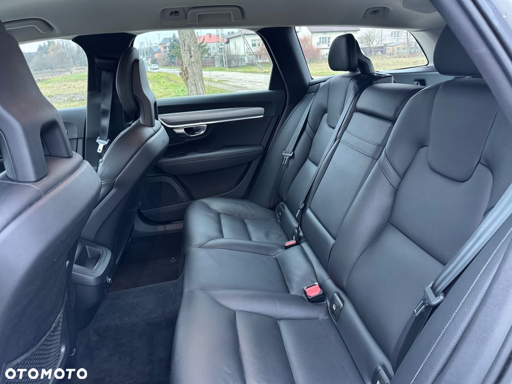 Volvo V90 D4 Momentum - 20