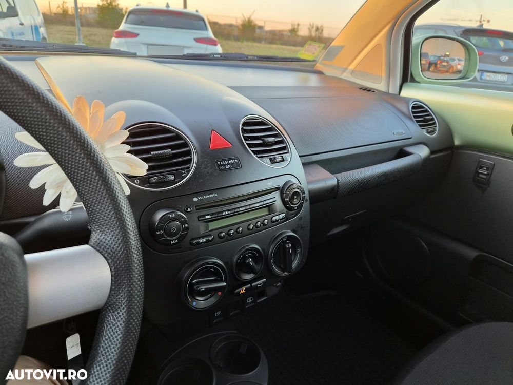 Volkswagen New Beetle 1.6 - 21