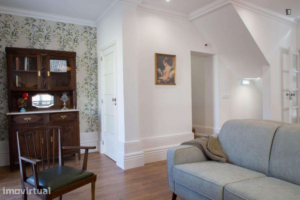 Quarto - localizado em Paranhos Porto - Grande imagem: 3/36