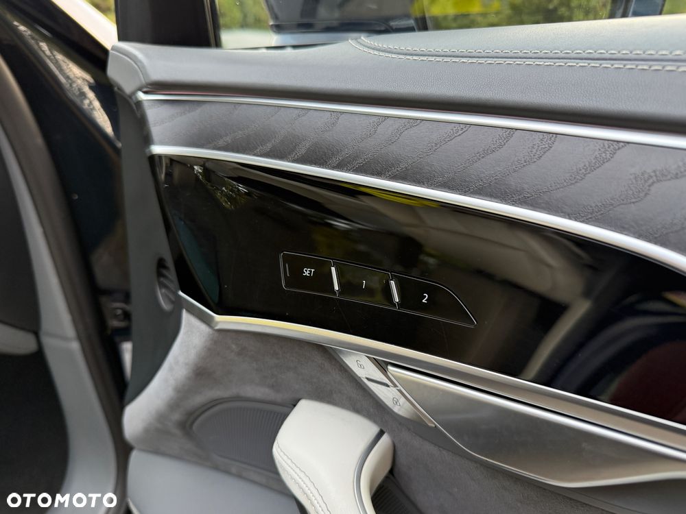 Audi A8 - 16