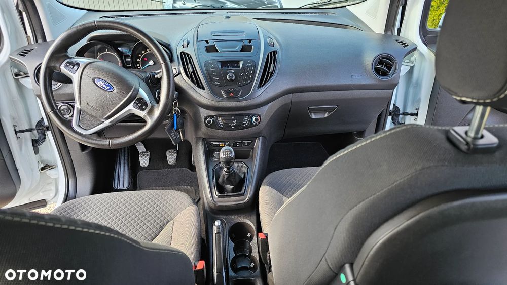 Ford Tourneo Courier 1.5 TDCi S&S Trend - 11